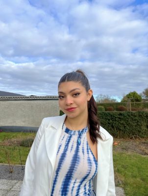 LUNA halskæde i rhodineret sølv med blå krystalvedhæng